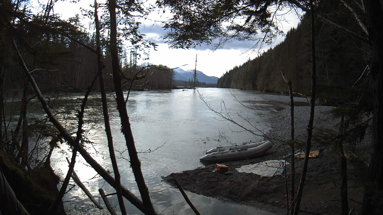 Monitoring water levels of a river in summer